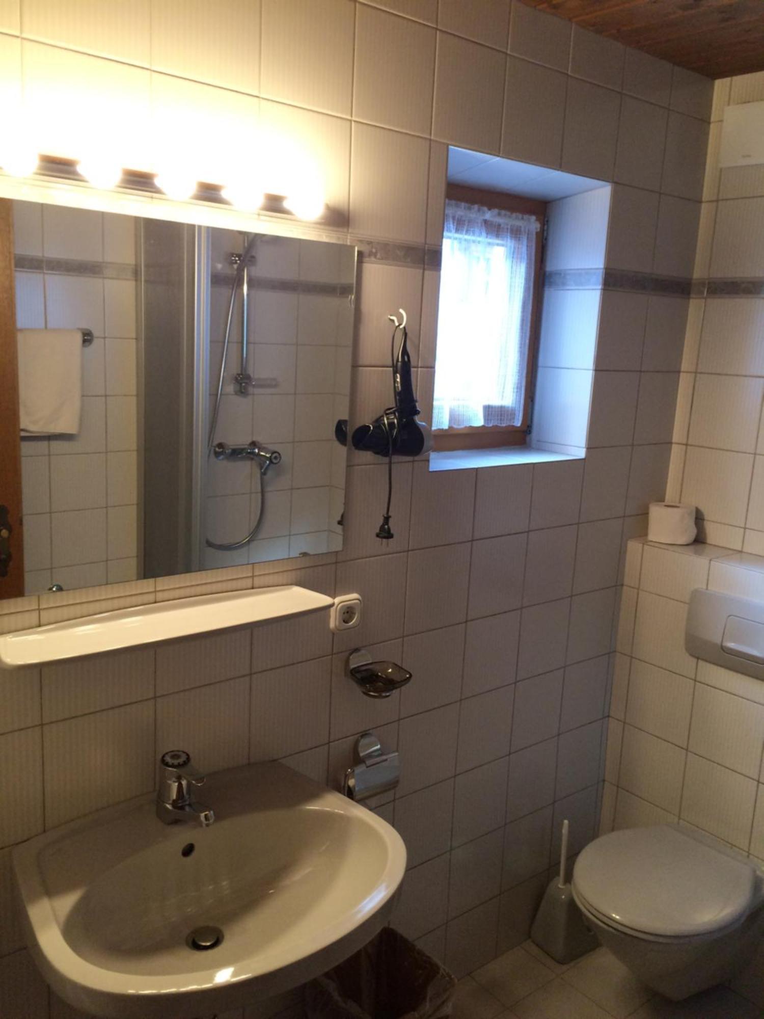 Haus Erwin Spiss Hotell Sankt Anton am Arlberg Exteriör bild